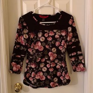 Small long sleeve shirt from hot kiss